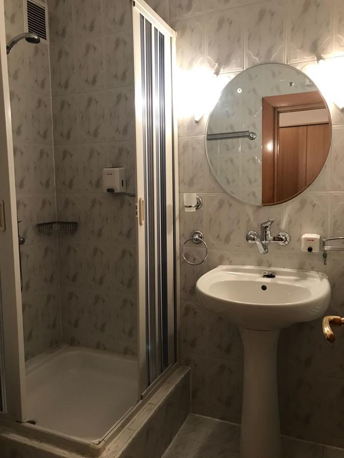 Pensiunea Puiu Popa Codlea Exteriér fotografie