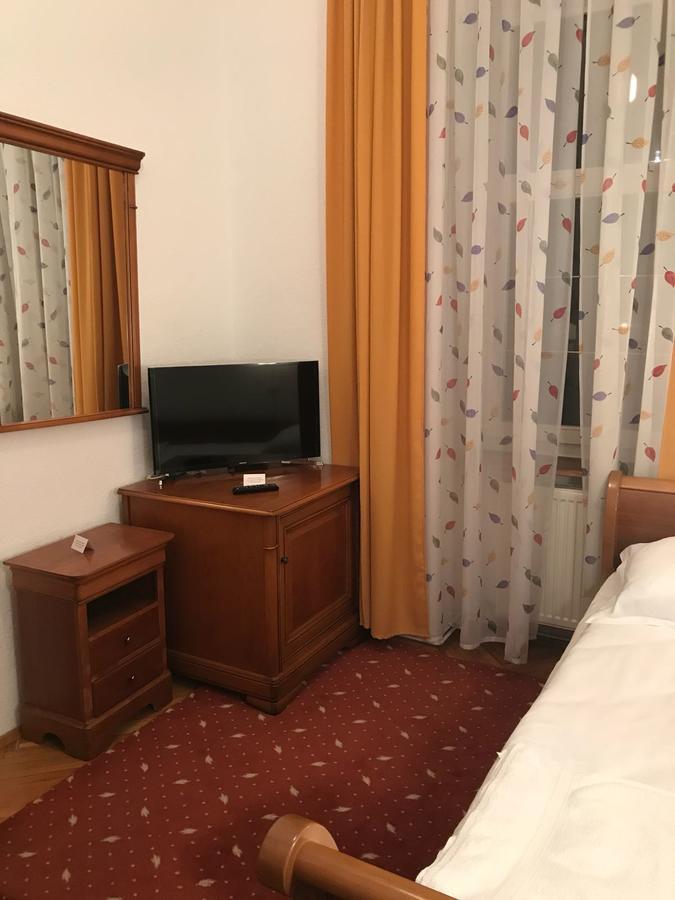 Pensiunea Puiu Popa Codlea Exteriér fotografie