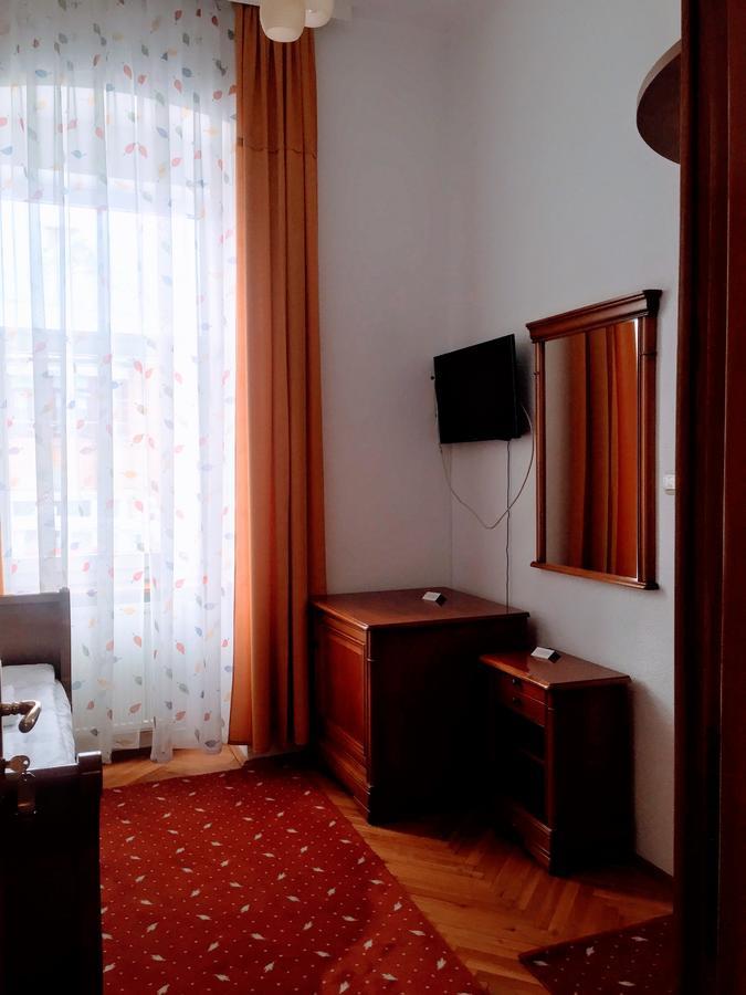 Pensiunea Puiu Popa Codlea Exteriér fotografie