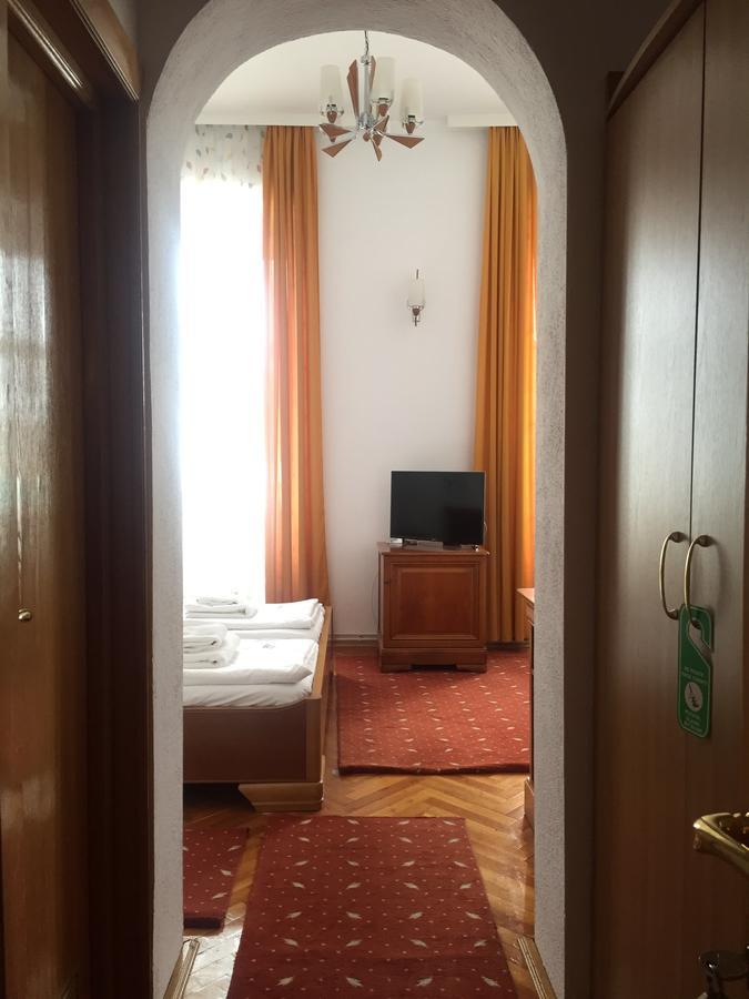 Pensiunea Puiu Popa Codlea Exteriér fotografie